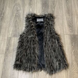 TART COLLECTIONS~FAUX FUR VEST BLACK GRAY~XS BLK/Gray/White‎